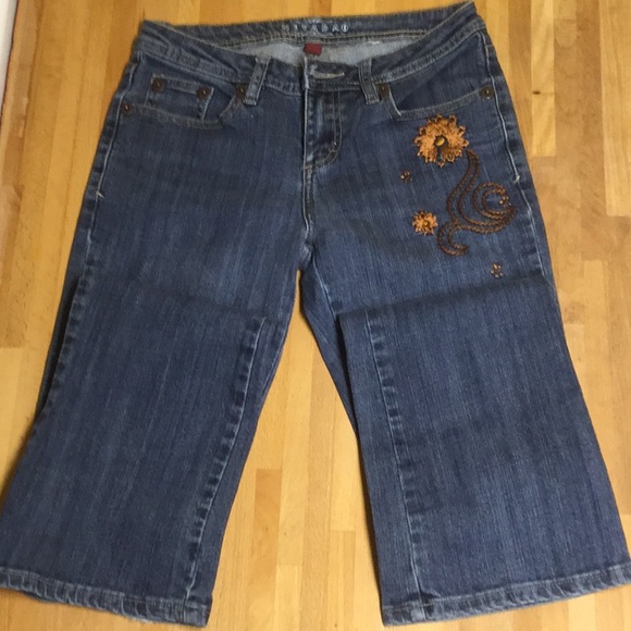 Embroidered Jeans - Picture 1 of 3